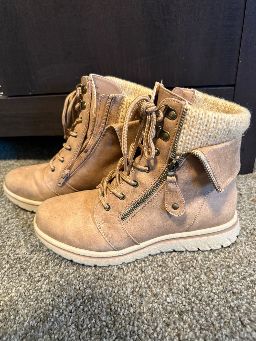 Cliffs Women’s Tan Ankle Boots